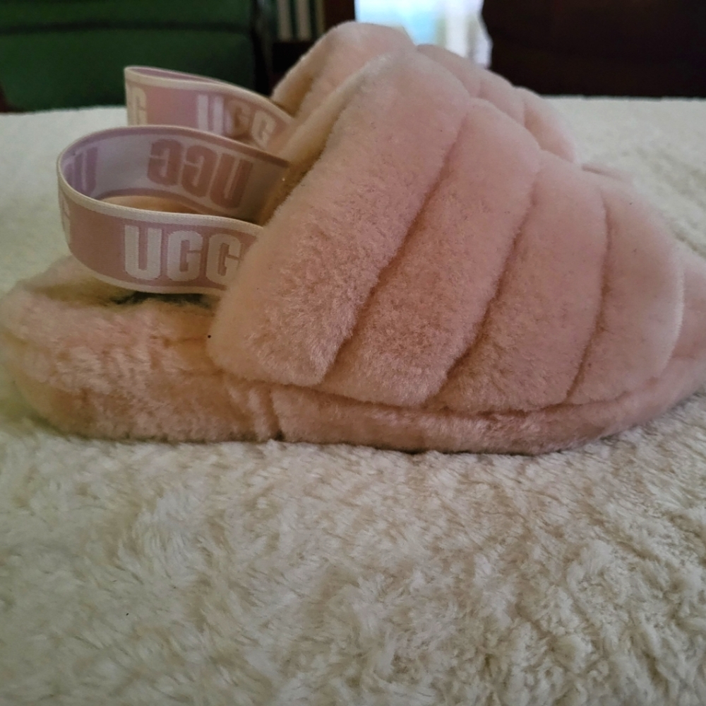 Pale Pink Ugg Sandals